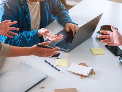 Ascendant et communication : harmonie des échanges