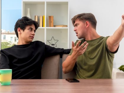 Quand les signes s’évitent : comprendre les incompatibilités amicales
