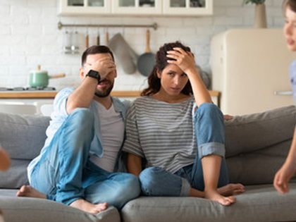 Tensions fréquentes entre signes : comment les apaiser