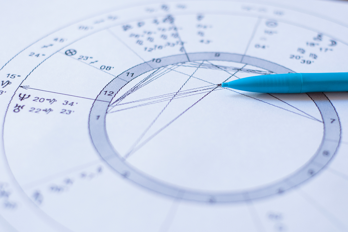 Une maison vide dans le thème astral : que faut-il en penser ?