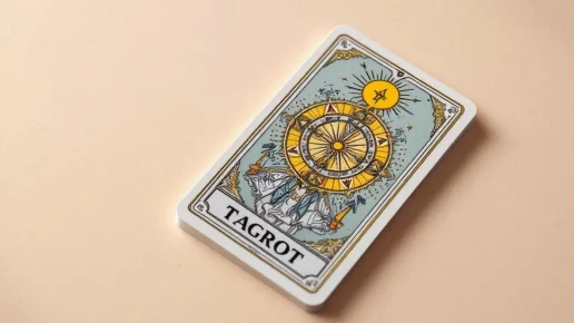 Illustration de l’article : Comment savoir si une carte de tarot “résonne” vraiment